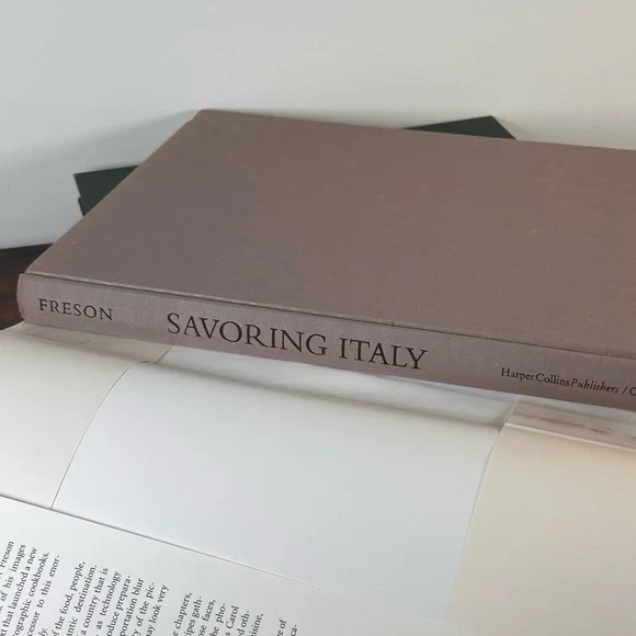 Vintage Savoring Italy Cook Book 1992 Italian Coffee Table Book European - Picture 4 of 7